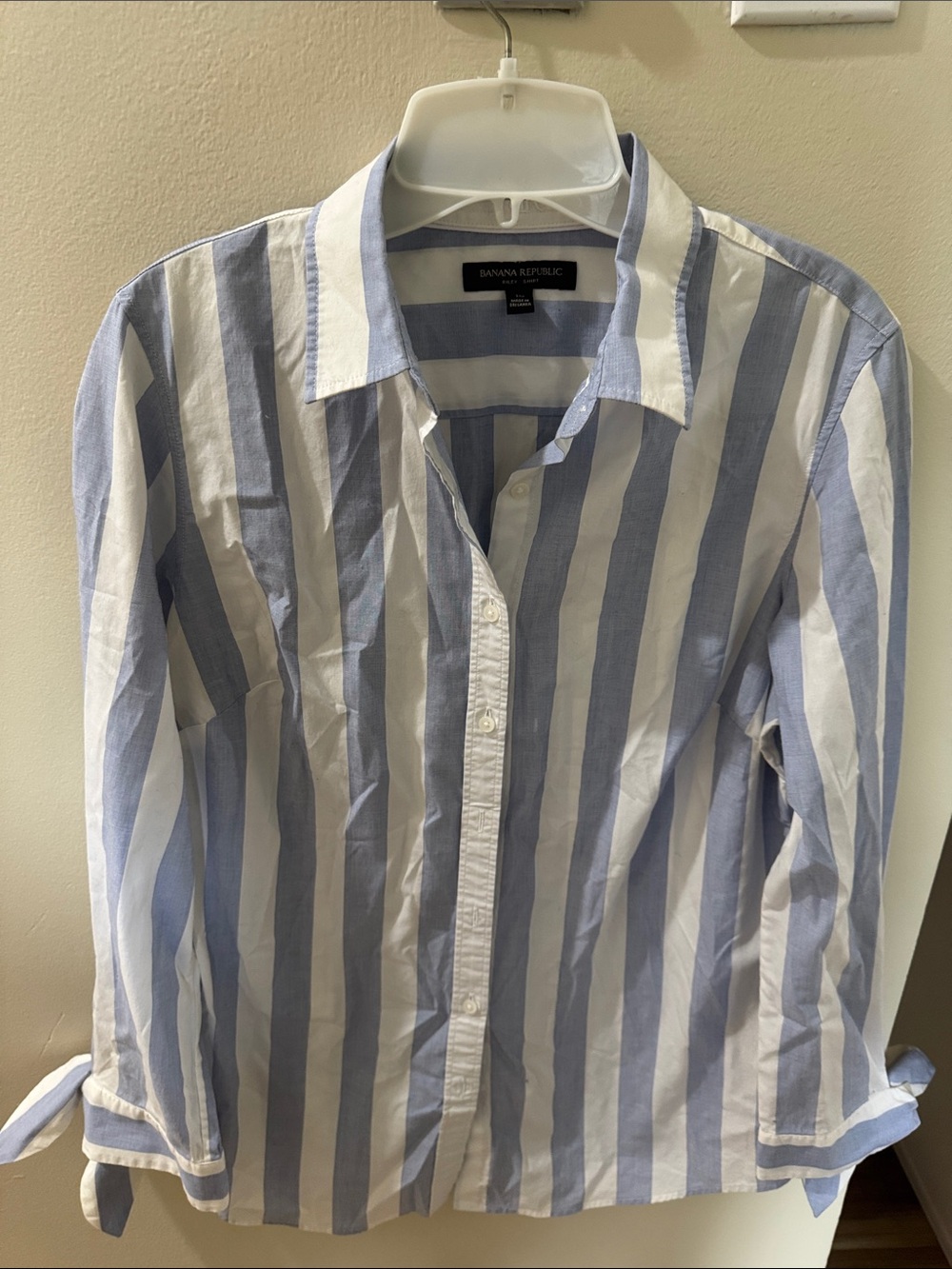 Banana Republic Blue & White Vertical Stripe Button-Down Shirt